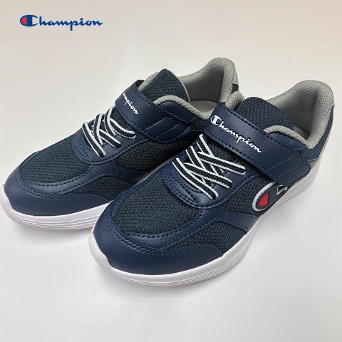キッズ　スニーカー（20・21・22・23cm・Champion）