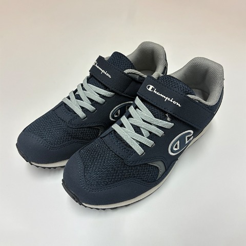 キッズ　スニーカー（20・21・22・23cm・Champion）