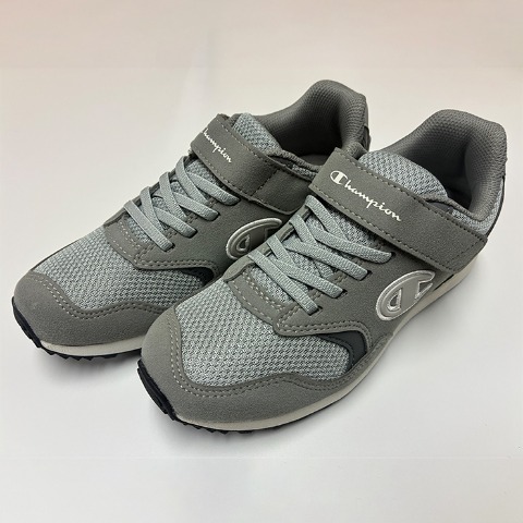 キッズ　スニーカー（20・21・22・23cm・Champion）