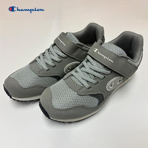 キッズ　スニーカー（20・21・22・23cm・Champion）