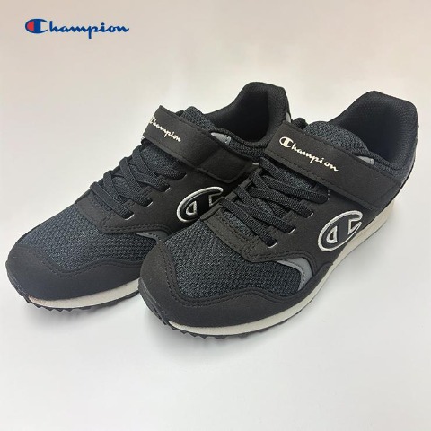 キッズ　スニーカー（20・21・22・23cm・Champion）