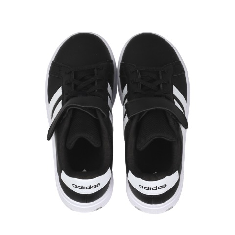 キッズ　シューズ（18・19・20・21cm・adidas）