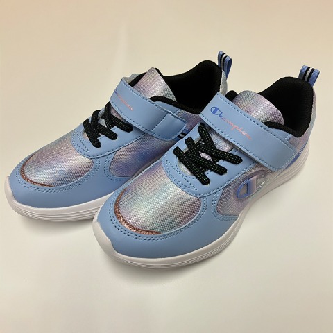 キッズ　スニーカー（20・21・22・23cm・Champion）