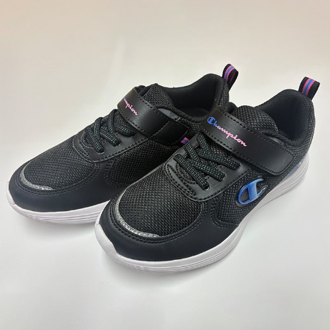 キッズ　スニーカー（20・21・22・23cm・Champion）