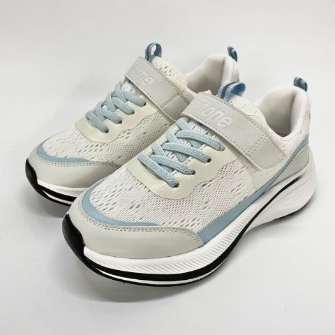 キッズ　シューズ（21・21.5・22・22.5・23・23.5・24cm）