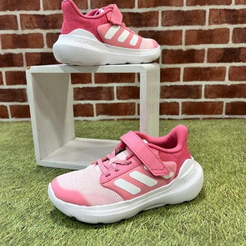 キッズ　シューズ（17・18・19・20・21cm・adidas）