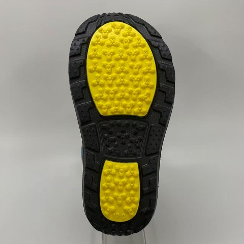 キッズ　防寒ブーツ（17・18・19cm）