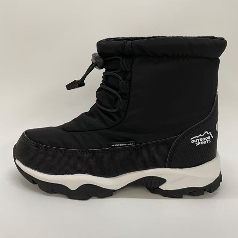 キッズ　防寒ブーツ（21・22・23・24cm）